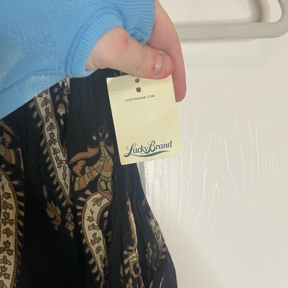 Lucky Brand Black and Gold Blouse - Picture 4 of 10